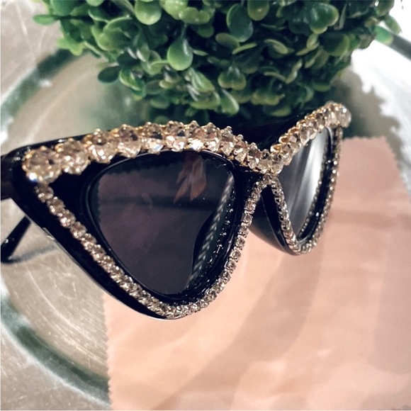 Sparkling Rhinestone Black Cat Eye Sunglasses ~ brand new - Picture 4 of 8